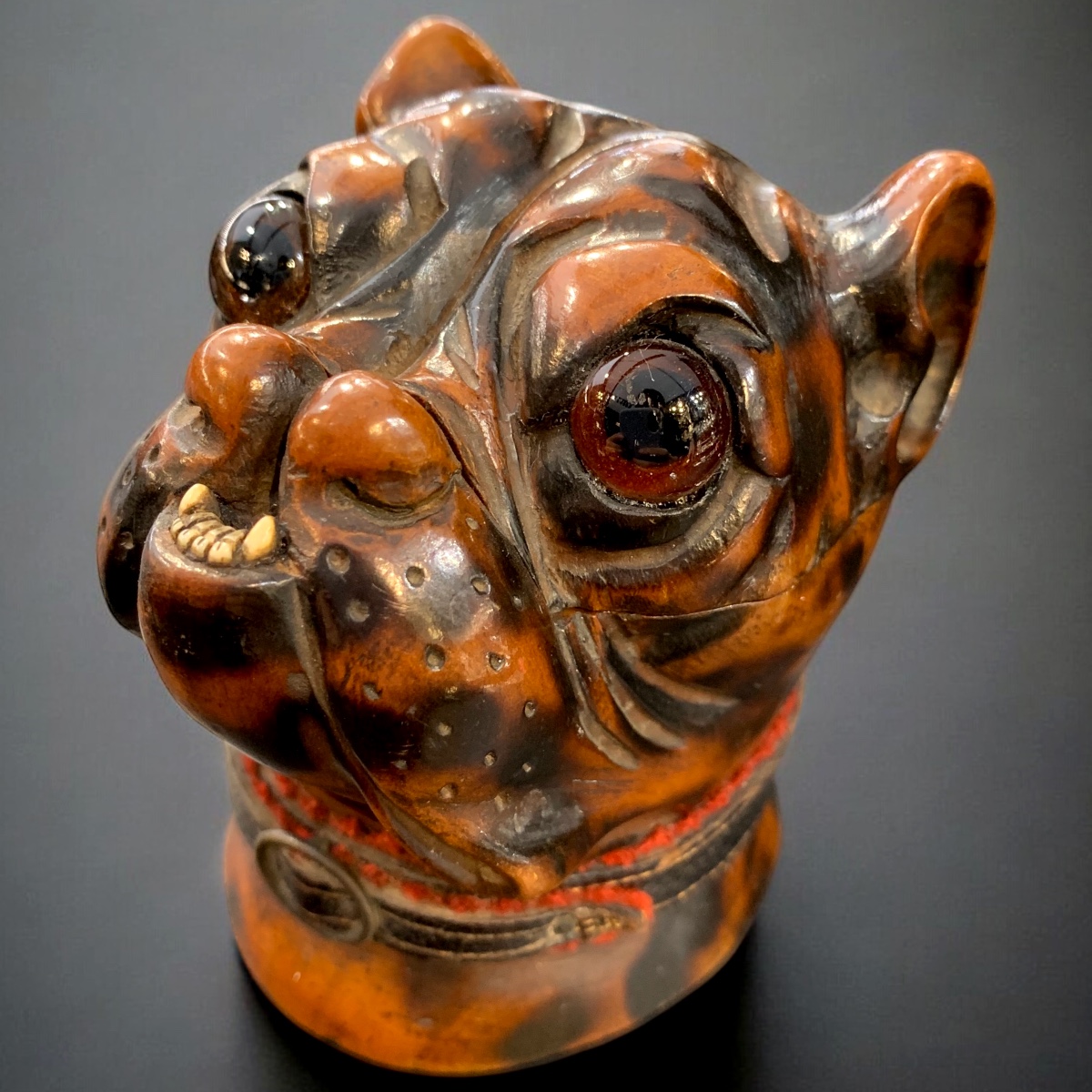 Encrier Bulldog en bois sculpté – Fin XIXᵉ siècle
