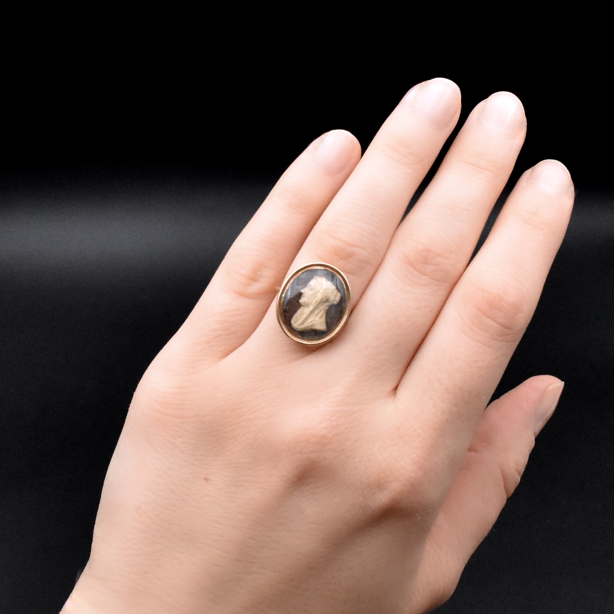 Bague souvenir à l’imitation du camée, Comtesse de Portland - Travail anglais-photo-2