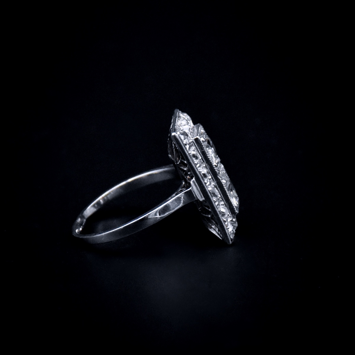 Bague Art Déco en diamants - Travail français vers 1930-photo-1