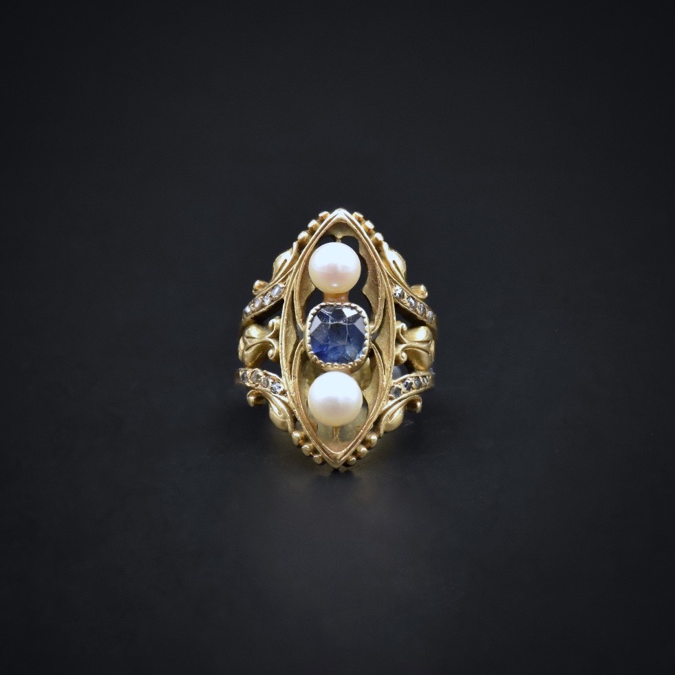 Neo-gothic Ring In 18-karat Gold, Sapphire, And Pearls - Second Half Of The 19th Century-photo-3