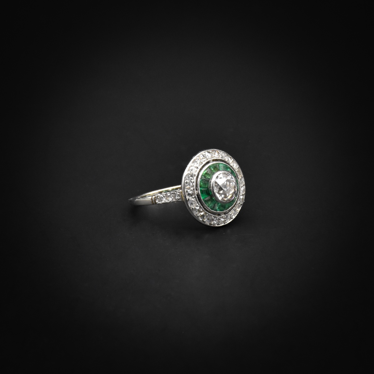 Platinum Ring With Diamonds And Calibrated Emeralds - Art Deco, Circa 1930-photo-4