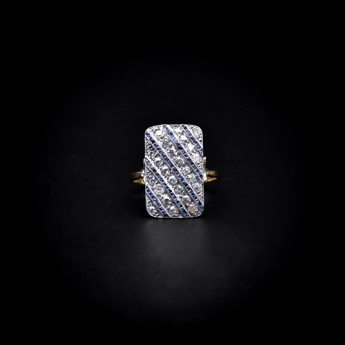 Bague en diamants et saphirs calibrés - Vers 1900