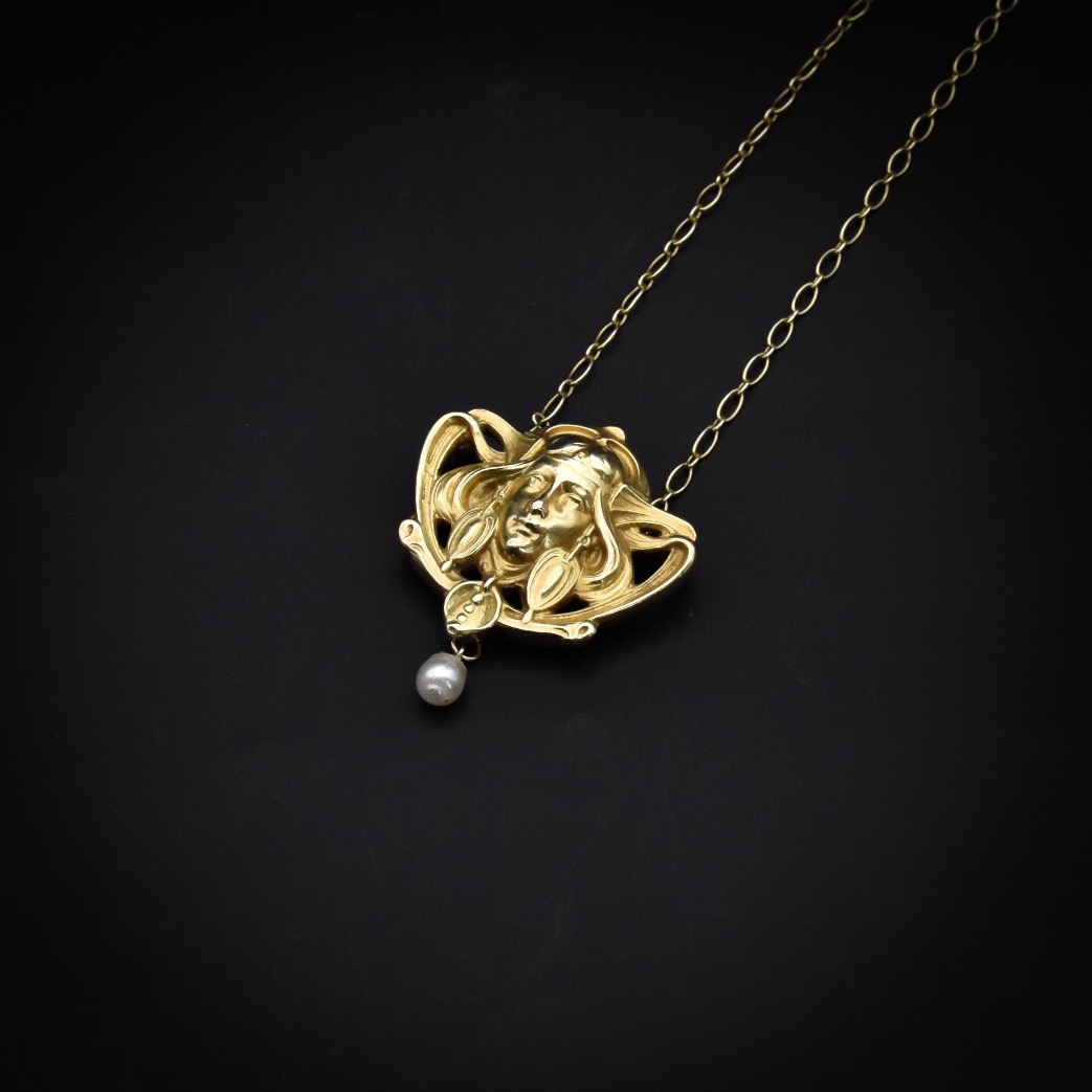 Art Nouveau Pendant Featuring A Female Figure - Lucien Janvier, Circa 1900-photo-1