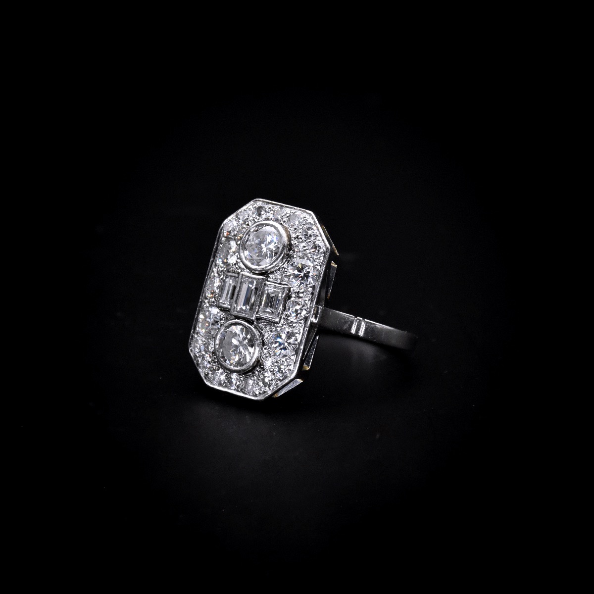 Bague Art d&eacute;co en platine et diamants - Travail fran&ccedil;ais vers 1930-photo-3