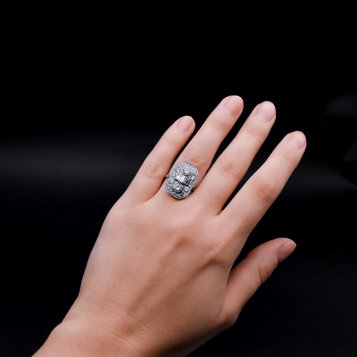 Bague Art d&eacute;co en platine et diamants - Travail fran&ccedil;ais vers 1930-photo-5