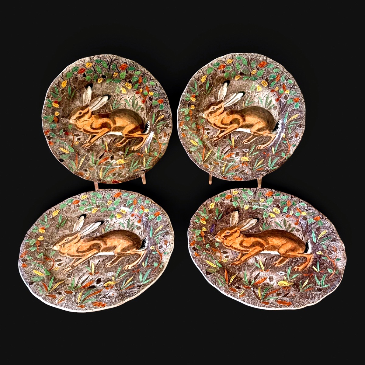 Suite de quatre assiettes au lièvre - Modèle Rambouillet, Jean Bertholle pour Gien