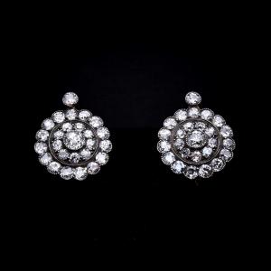 Boucles d’oreilles anciennes en or et argent, serties de diamants