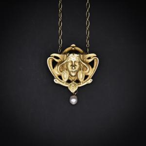 Art Nouveau Pendant Featuring A Female Figure - Lucien Janvier, Circa 1900