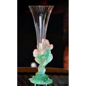 Daum France : grand Vase "Nature", en cristal clair et pâte de cristal polychrome.