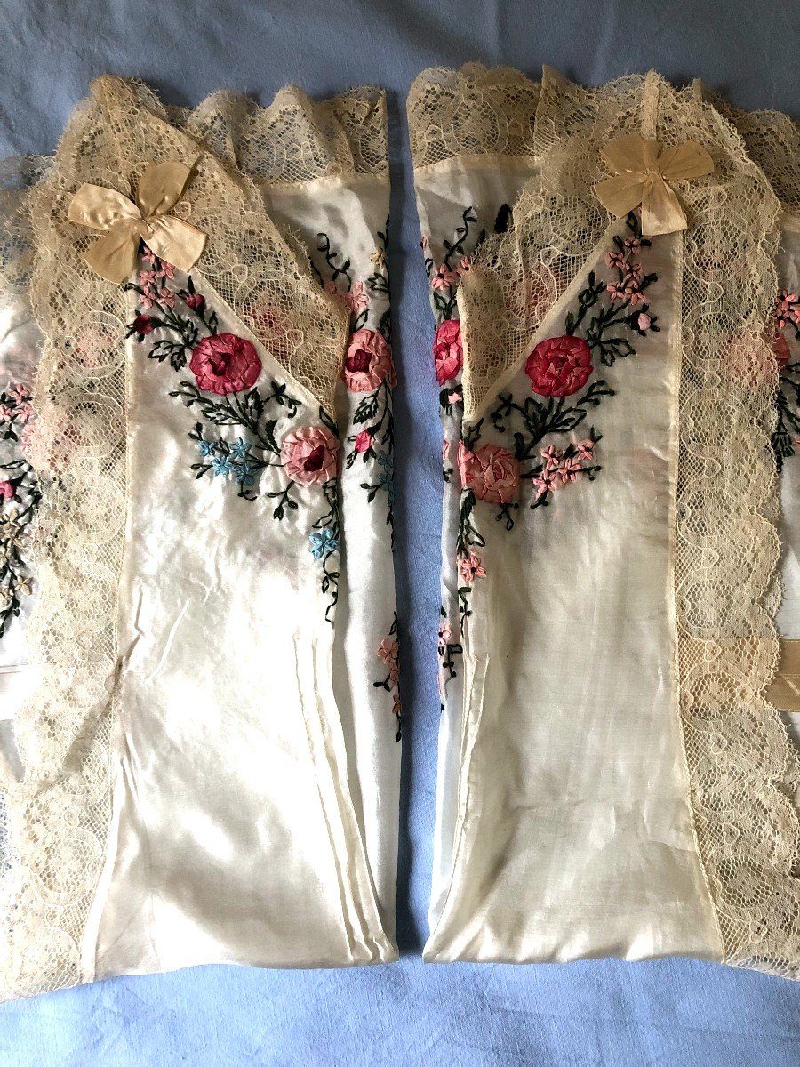 Paire De Tabliers devantiers 1900 Dentelle Broderie Au Ruban