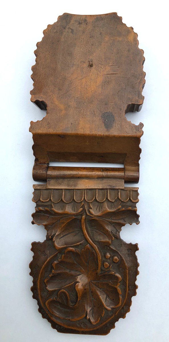 Porte Montre De Gousset XIXème Siecle Bois Sculpte FORET NOIRE-photo-2