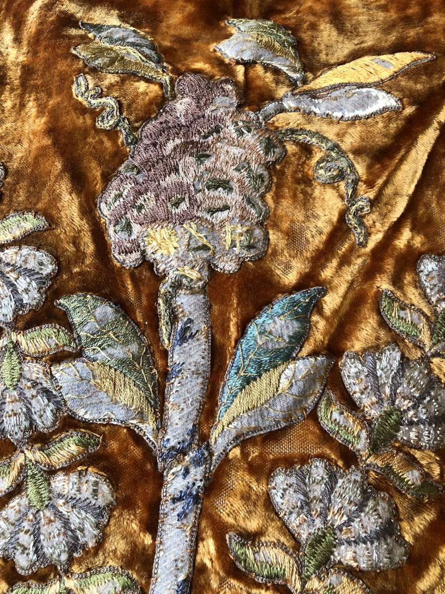 TISSU ANCIEN COUSSIN A BRODERIE DU XVIIème SIECLE -photo-3