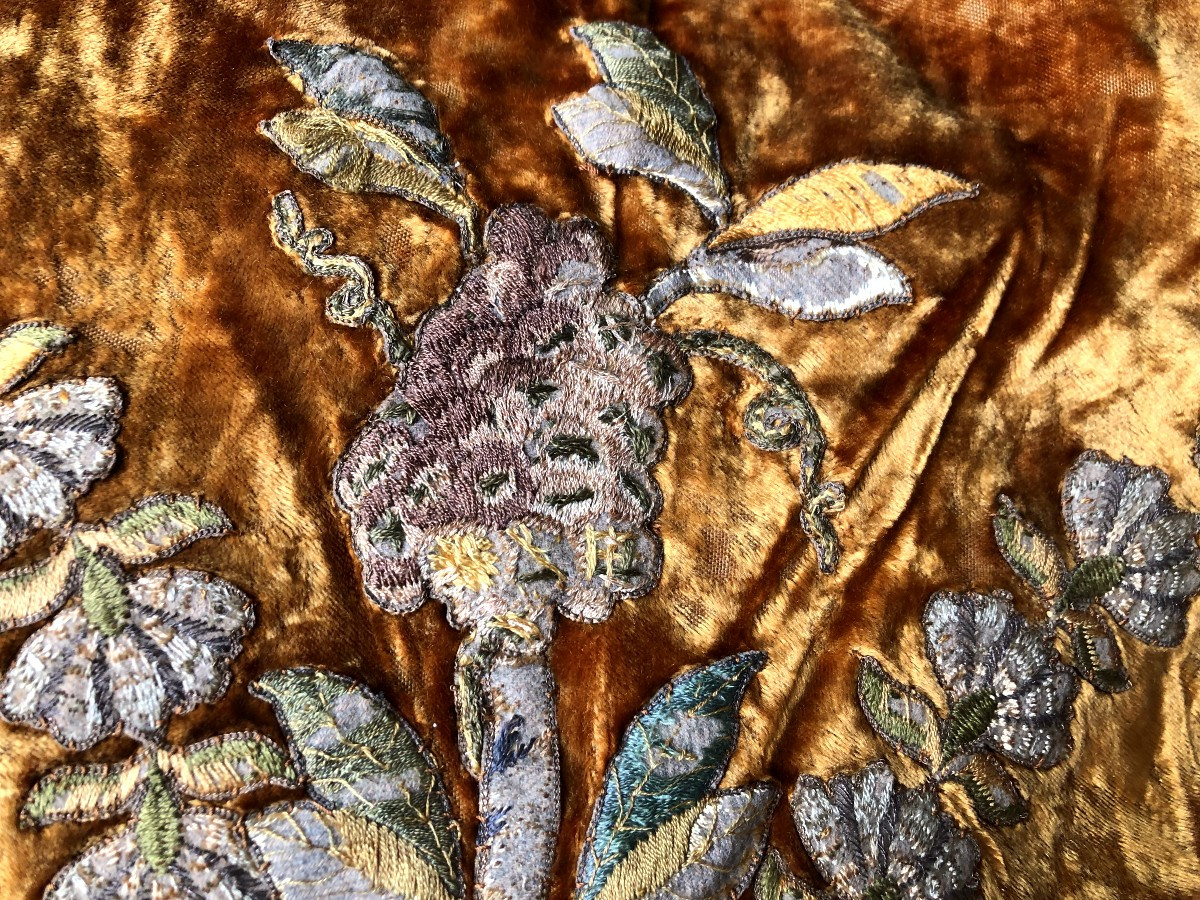 TISSU ANCIEN COUSSIN A BRODERIE DU XVIIème SIECLE -photo-2