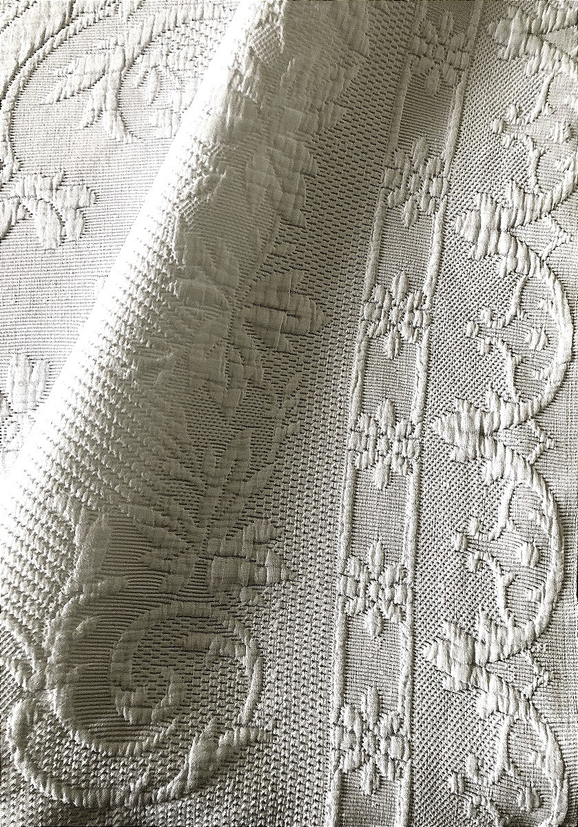 TISSU ANCIEN PIQUE DE MARSEILLE COURTE POINTE 1900 COUVRE LIT-photo-2