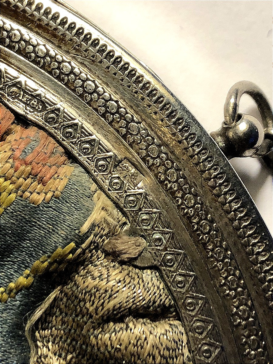 TISSU ANCIEN BOURSE PORTE MONNAIE RETICULE AUMONIERE SAC EN ARGENT MASSIF ET SOIE-photo-1
