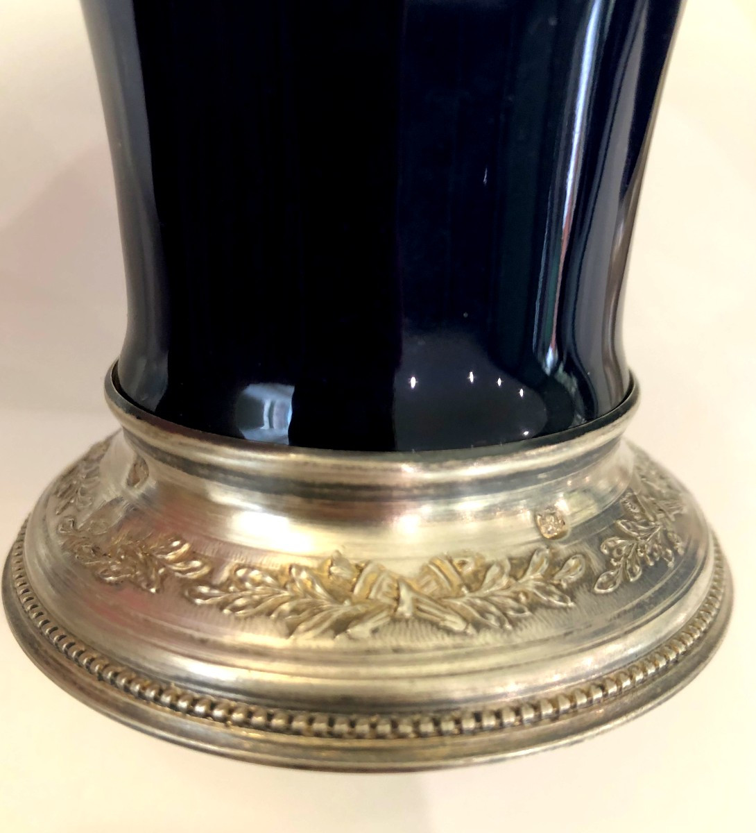 PAIRE DE VASES EN PORCELAINE SEVRES LIMOGES BLEU DE FOUR ARCENT MASSIF DORE A L OR-photo-3