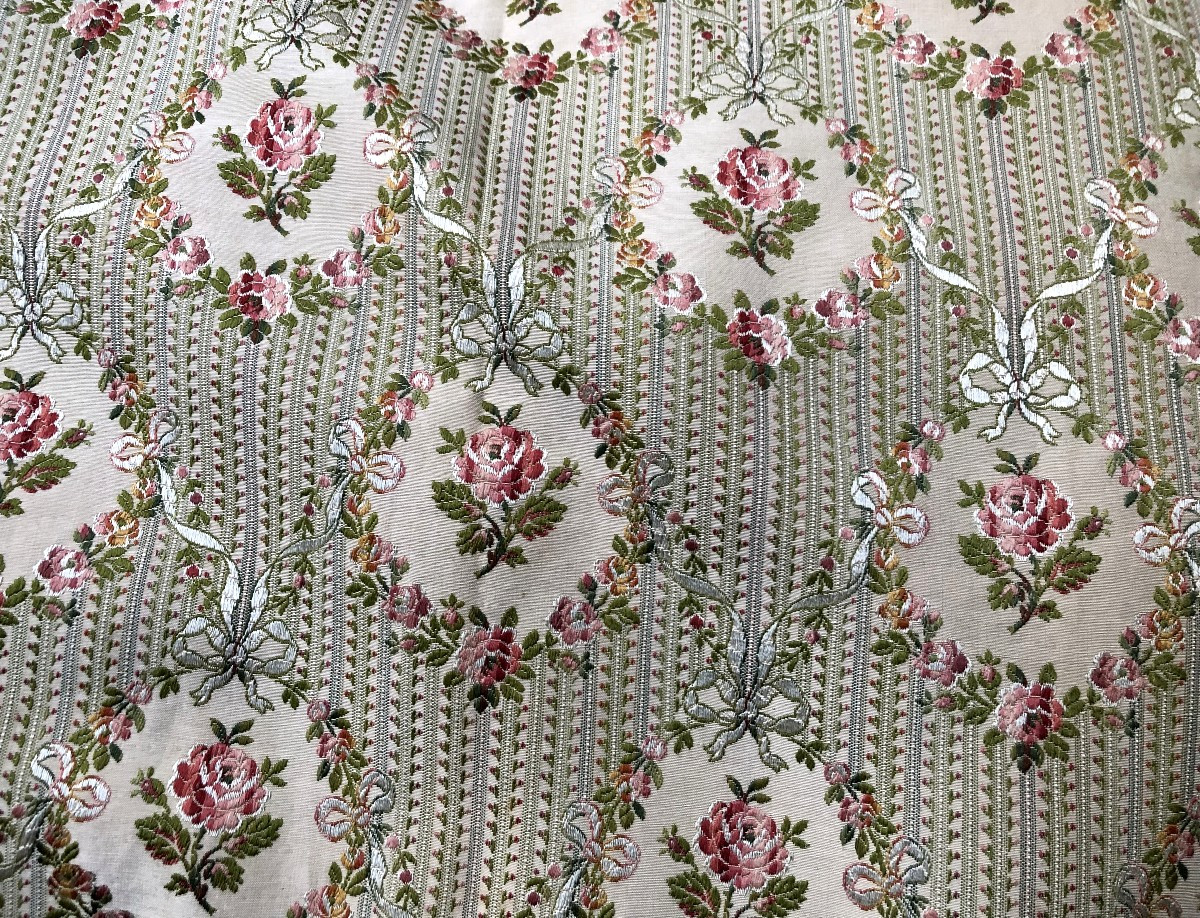 Vintage Fabric Pink Brocched Silk Cushion With Bow-photo-1