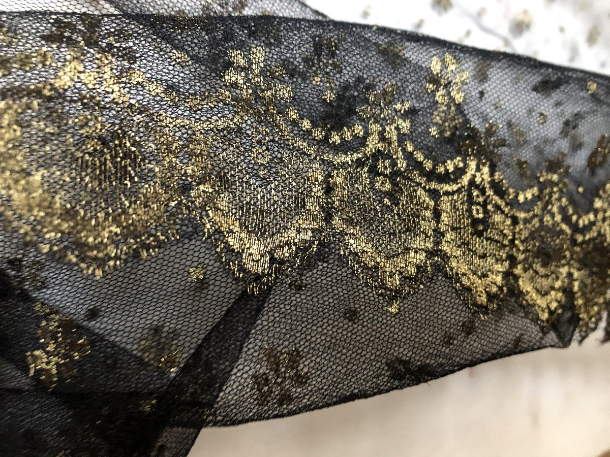 METRAGE DENTELLE TULLE LAME OR LAMBREQUIN TULLE DI PIZZO-photo-2