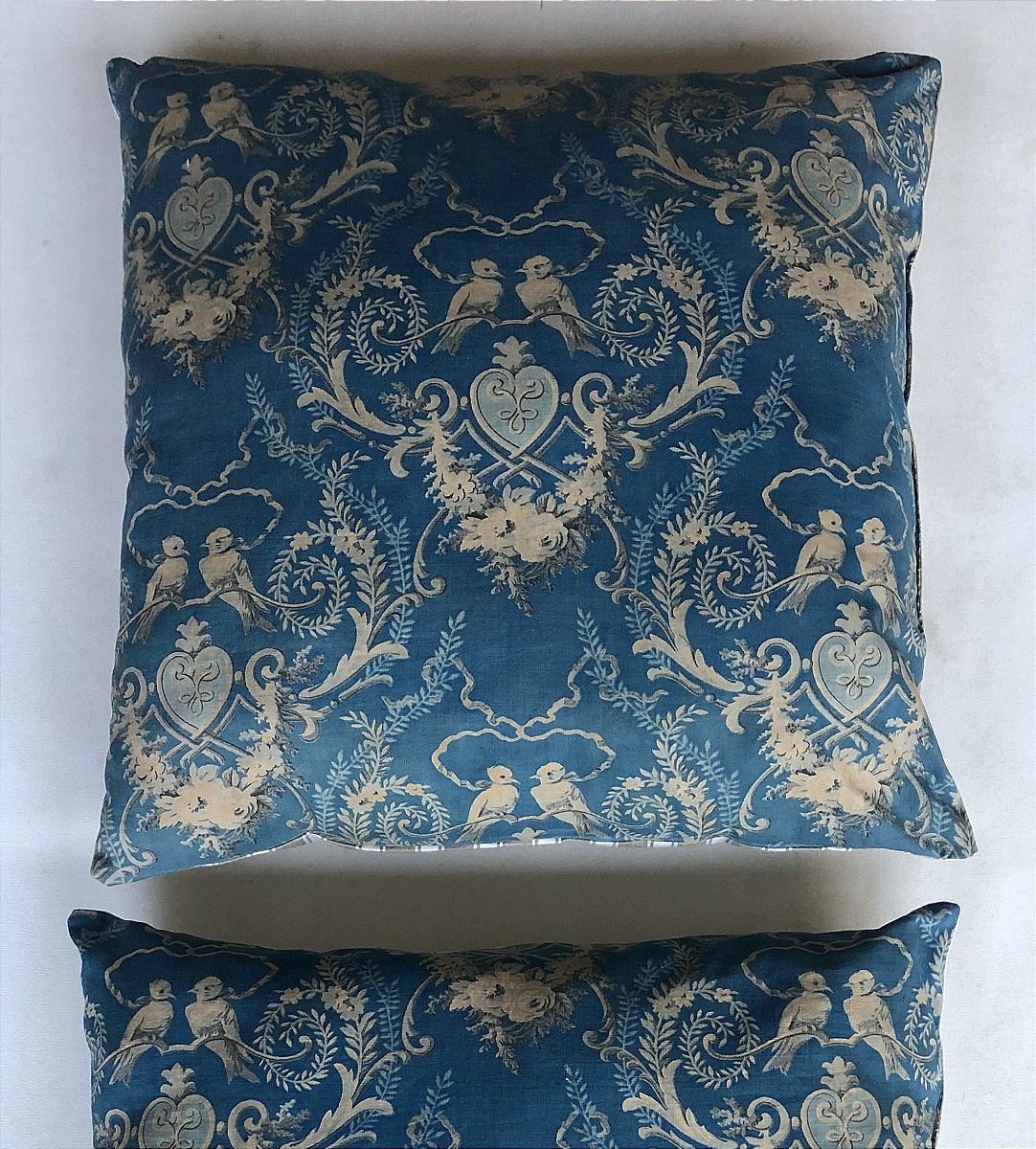 TISSU ANCIEN IMPRIME ENSEMBLE INDIGO RETOUR DU PRIMPTEMPS OISEAUX COEURS COUSSINS RIDEAUX-photo-2