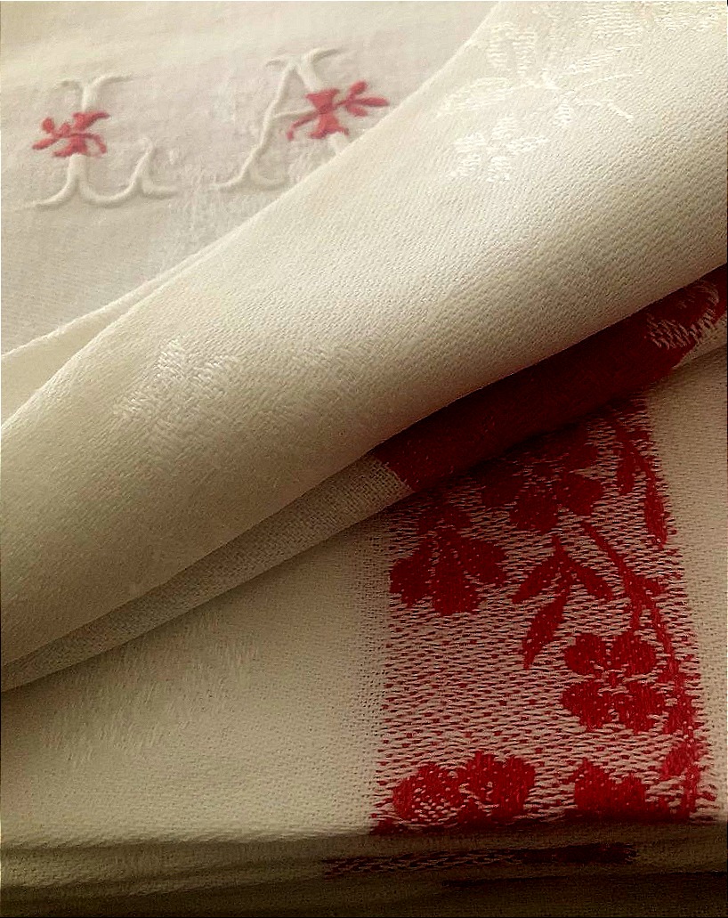 Antique Fabric 6 Damask Towels With Red Beds And Monograms