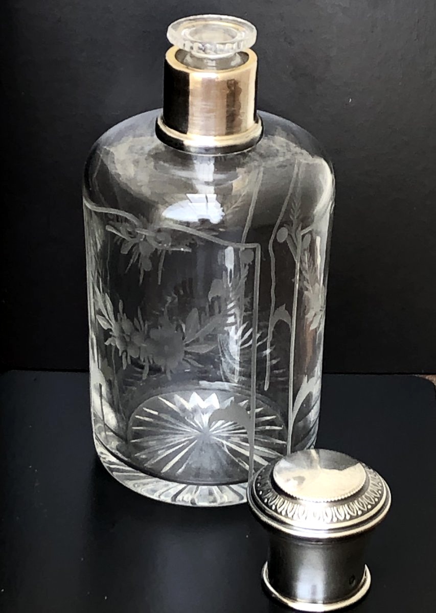 N° 2 FLACON A PARFUM CRISTAL BACCARAT ET ARGENT MASSIF 