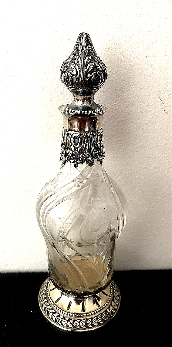 Perfume, Salt, Or Pamoison Bottle—solid Silver Crystal With Fleur-de-lis Design