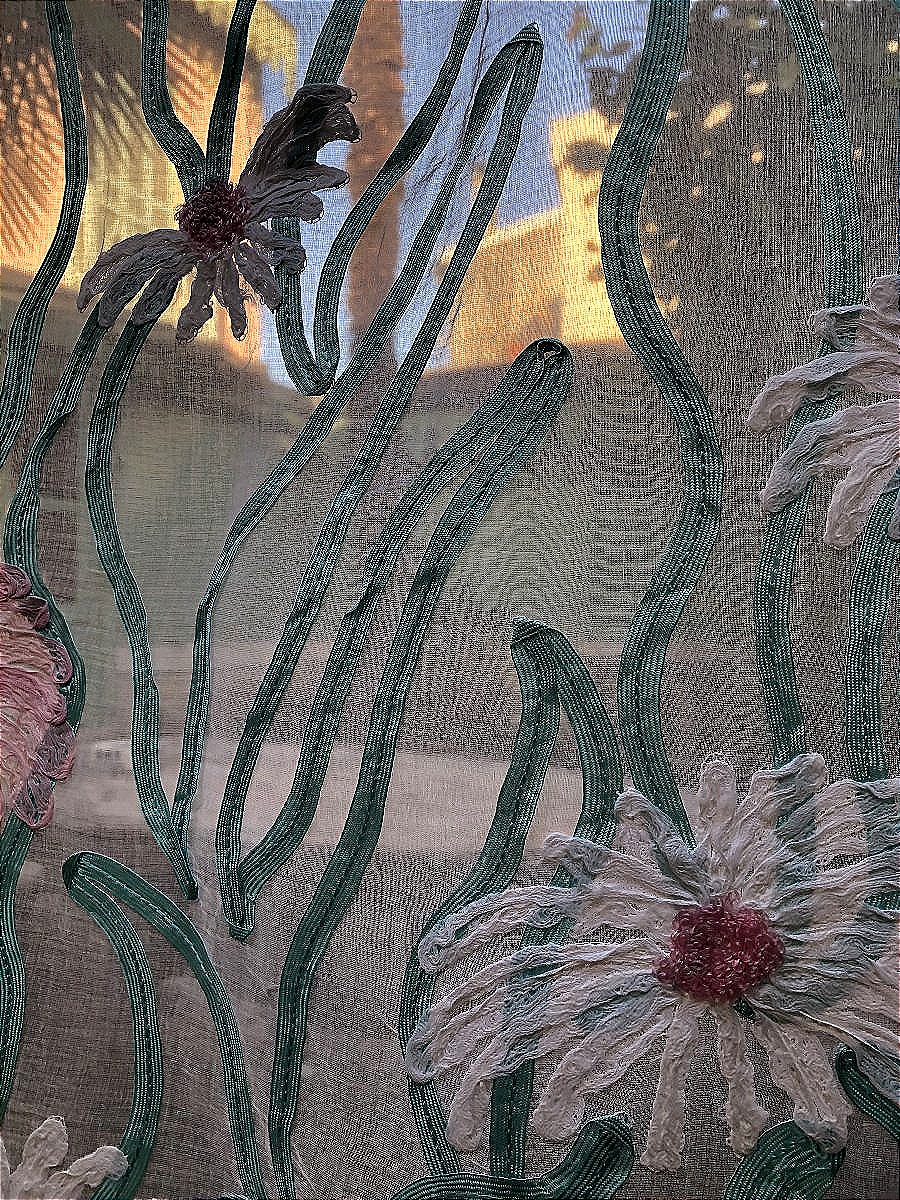 BRODERIE AUX CHRYSANTHEMES RUBAN DE SOIE-photo-2