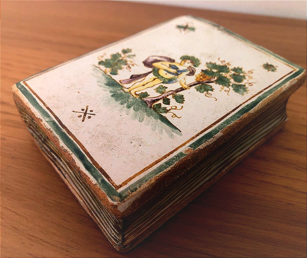 SECOUETTE A PERSONNAGE FAIENCE NEVERS  TROMPE L OEIL -photo-1