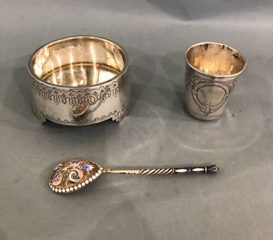 CUILLERE A THE SALIERE VERRE A VODKA EN ARGENT MASSIF RUSSE ST PETERSBOURG MOSCOU EMAILLE 
