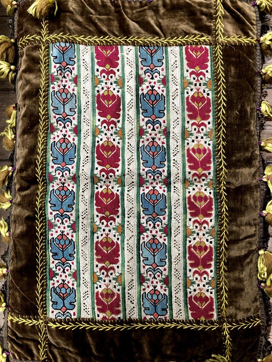 Old Textile Embroidery XVIIIth Century Petit Point Dentelle