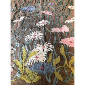 BRODERIE AUX CHRYSANTHEMES RUBAN DE SOIE