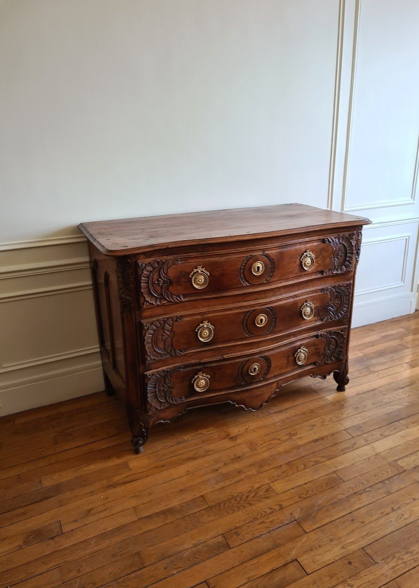 Importante Commode En Noyer . Travail Lyonnais d'époque Louis XV , Vers 1760. -photo-2