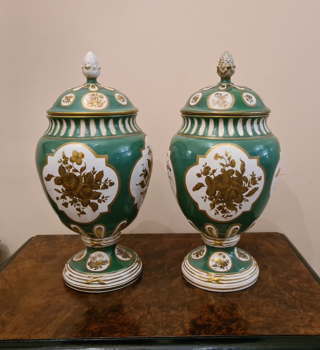 Paire De Vases En Porcelaine De Paris,  XIXème -photo-4