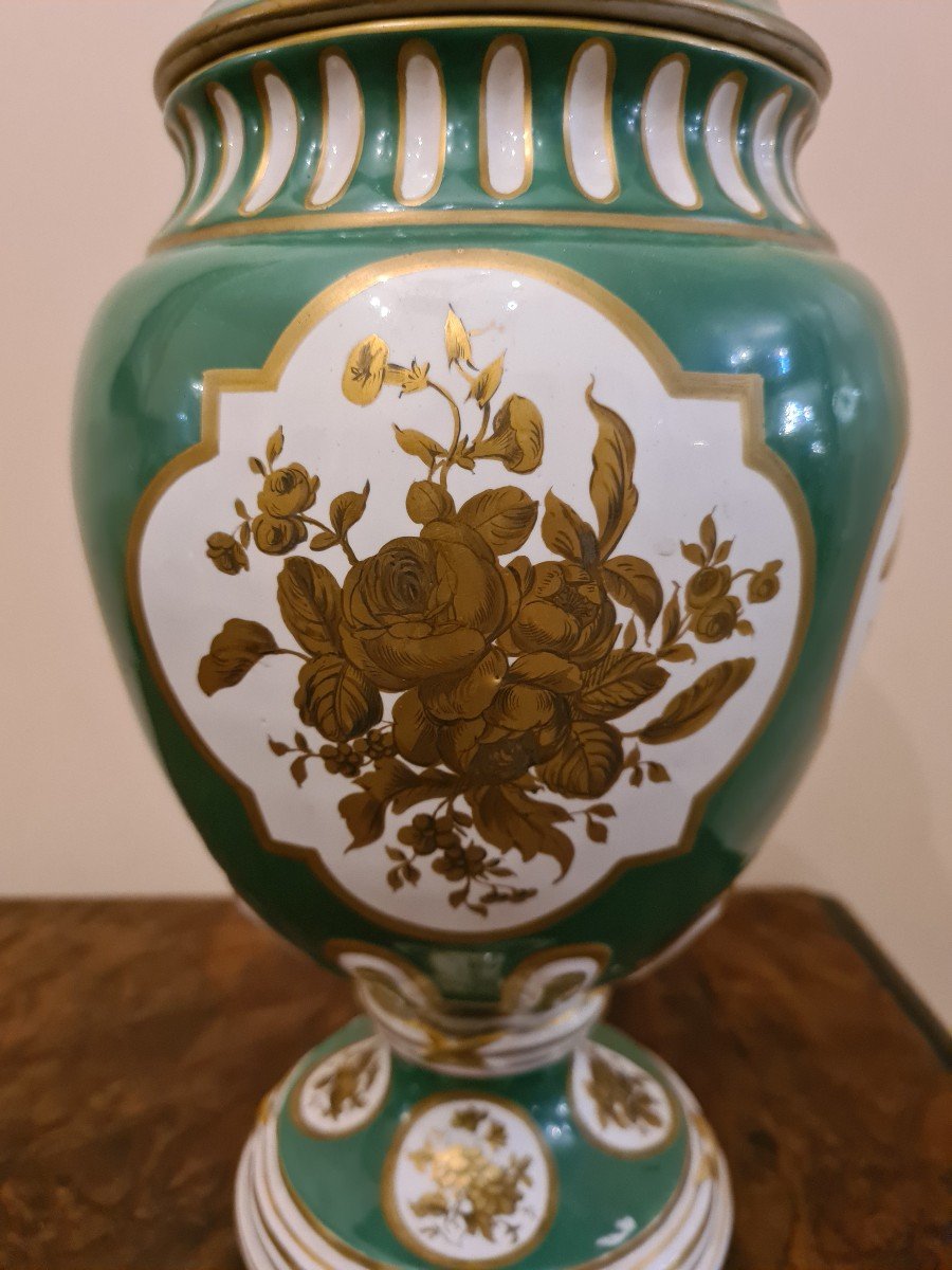 Paire De Vases En Porcelaine De Paris,  XIXème -photo-1