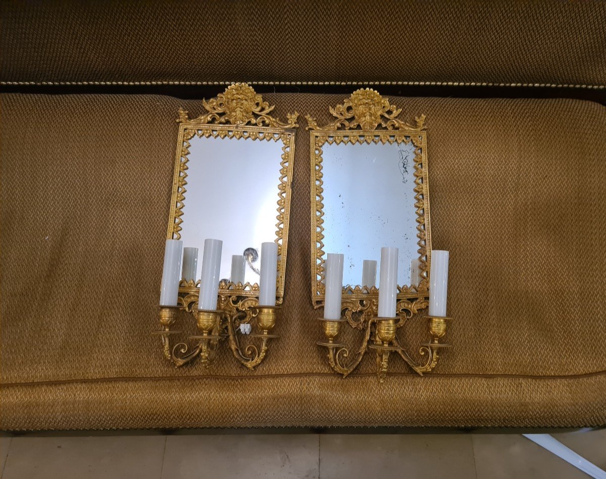 Paire D’appliques à Fond De Miroirs En Bronze Ciselé Et Doré , Style Louis XIV. -photo-3