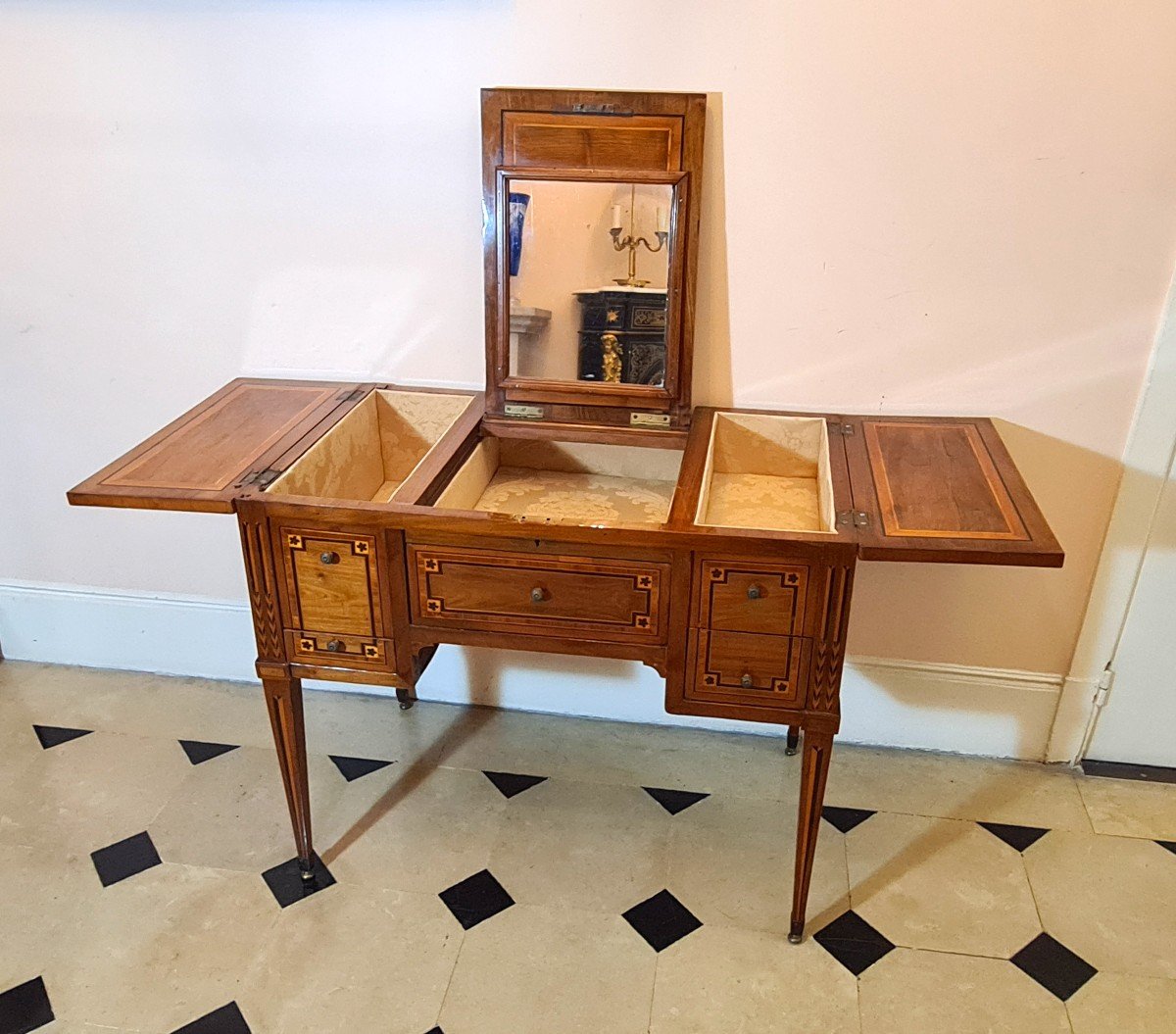 Lady's Dressing Table In Marquetry - Louis XVI Period -