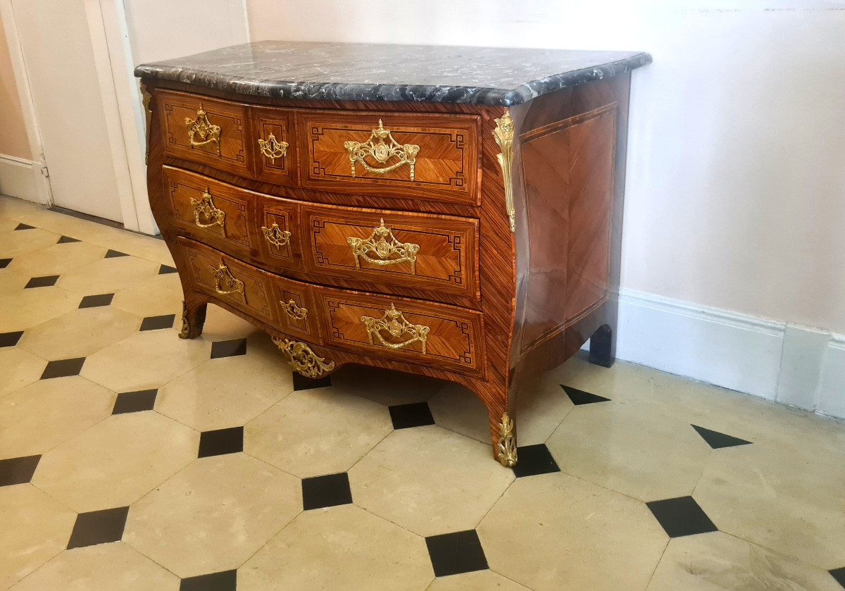Commode Louis XV En Placage De Bois De Violette Et Bois De Rose , Circa 1760.-photo-2