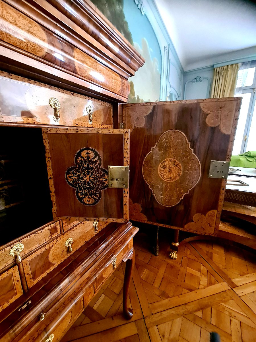 Cabinet Attributed To The Royal Maker Gerrit Jensen (1667-1715) In Seaweed Marquetry. Circa 170-photo-5