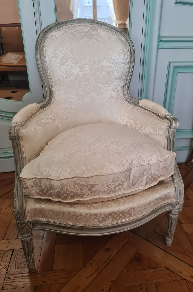 Bergère laquée en gris Trianon , époque TRANSITION  , attribué à Claude CHEVIGNY - circa 1775.-photo-2