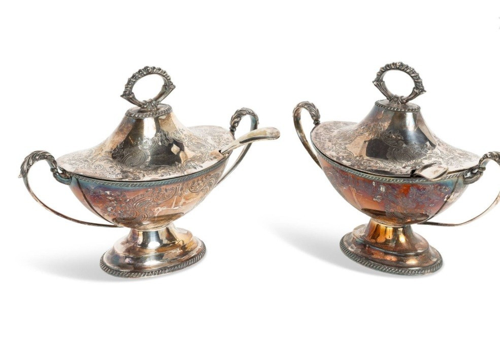 Paire de saucières en métal argenté fin XIXème , Angleterre -