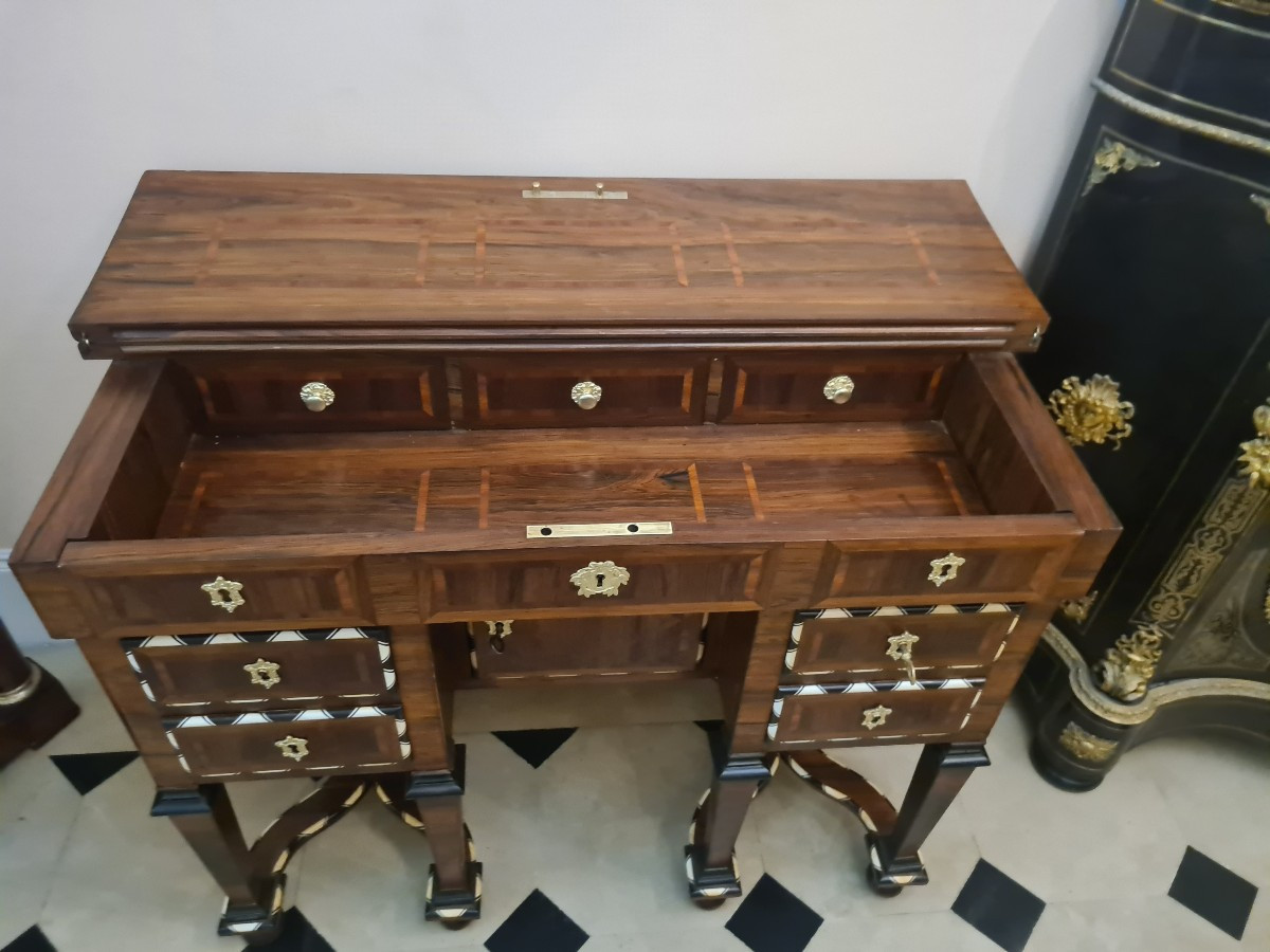 Bureau Mazarin , plateau brisé. Travail dans le goût du XVIIe, de style Louis XIV , fin XIXème-photo-4