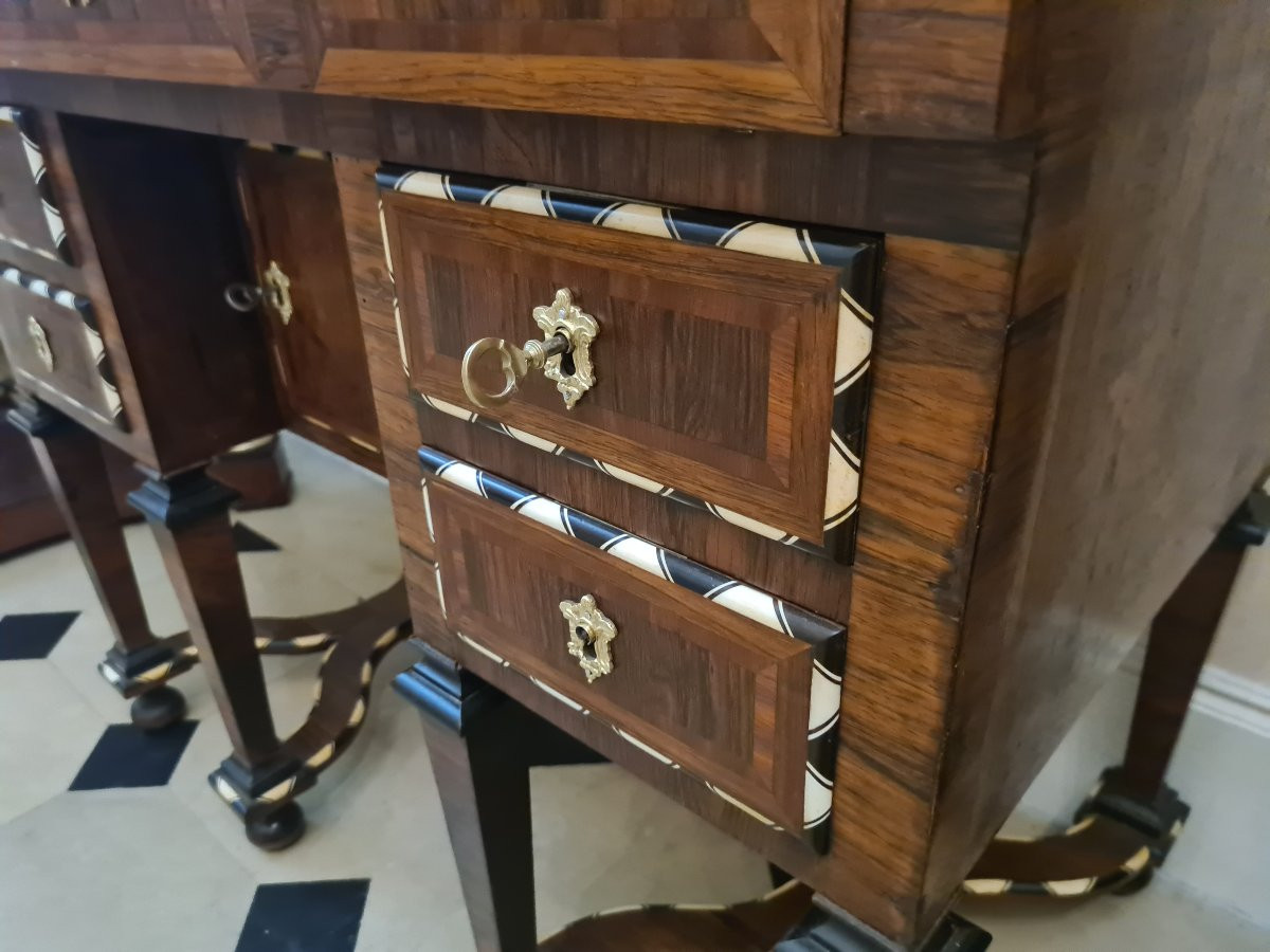 Bureau Mazarin , plateau brisé. Travail dans le goût du XVIIe, de style Louis XIV , fin XIXème-photo-4