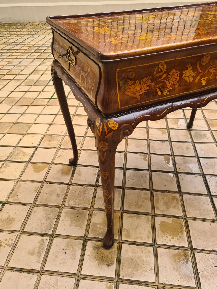 Table de milieu ,Hollande fin XVIIIème, riche marqueterie de rinceaux feuillagés et fleuris-photo-1