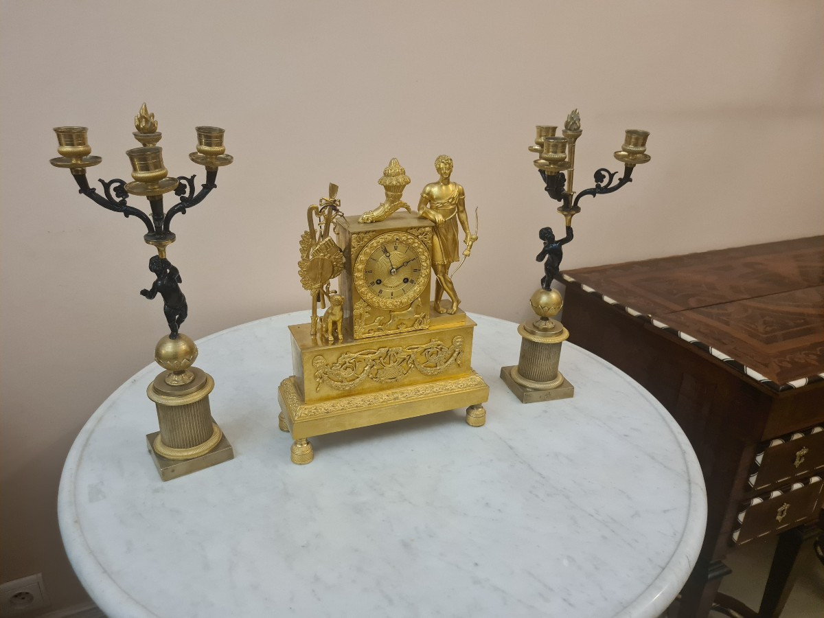 Paire de candélabres "Aux Amours" en bronze doré , époque Restauration. -photo-4