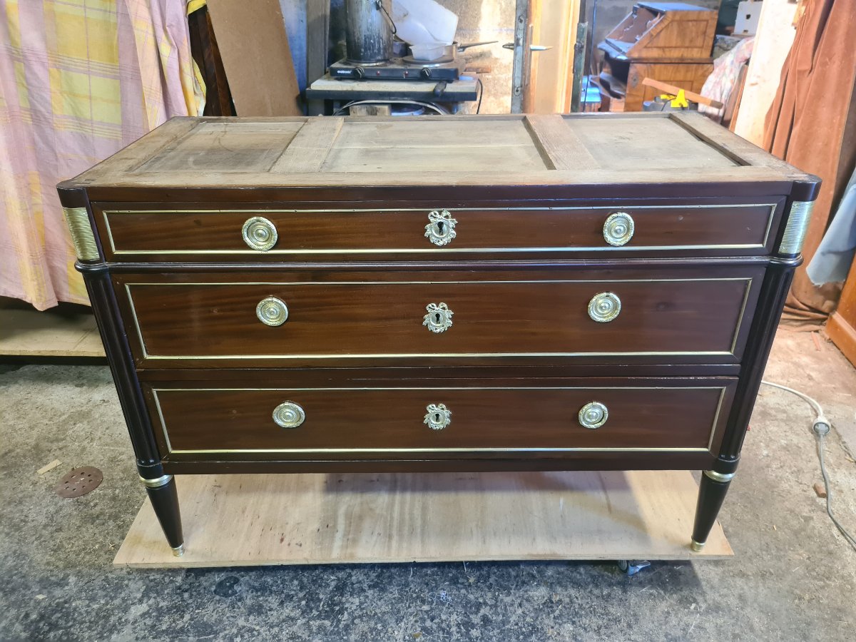 Commode Louis XVI en acajou vers 1785.-photo-1