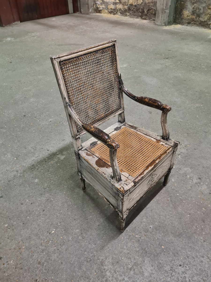 Siège ou fauteuil de commodité d’époque Louis XVI en laque . Vers 1780. -photo-1