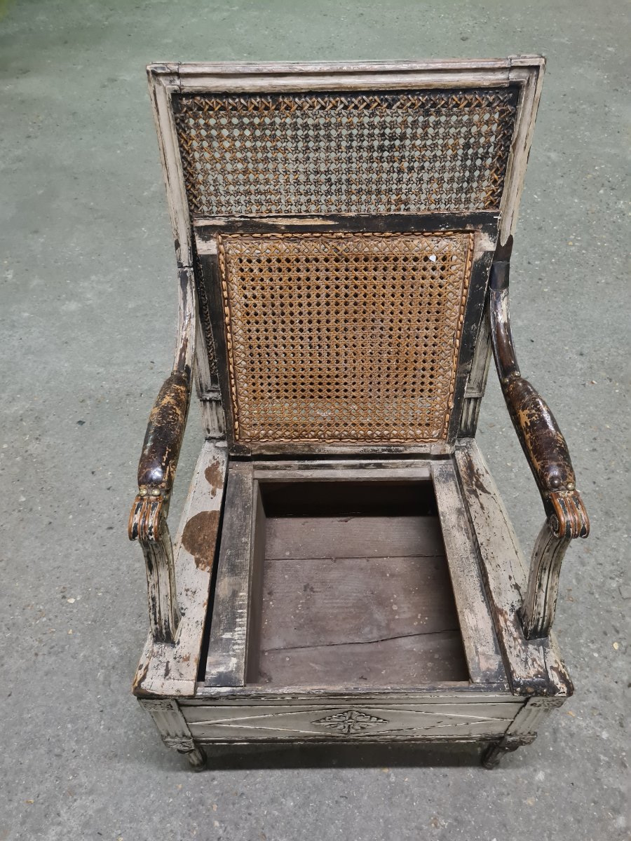 Siège ou fauteuil de commodité d’époque Louis XVI en laque . Vers 1780. -photo-2