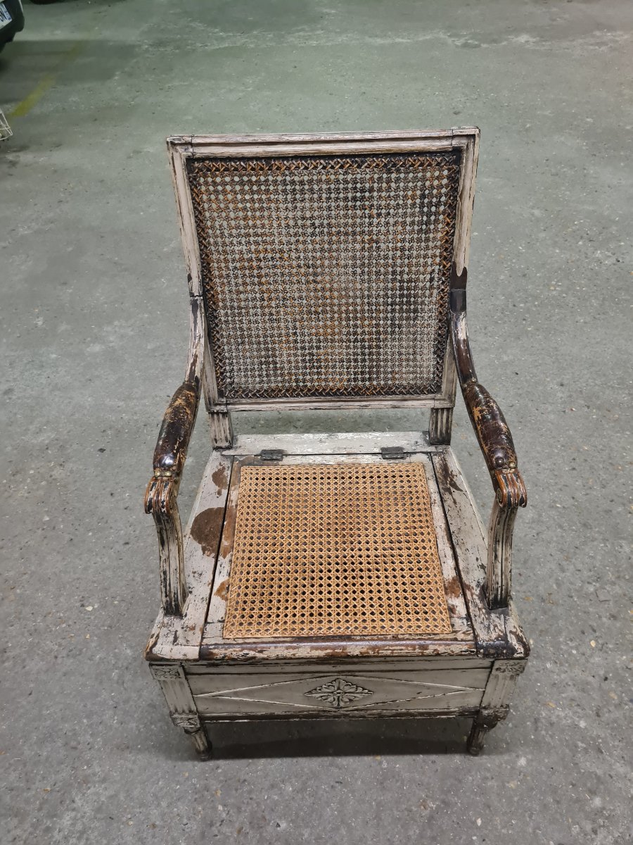 Siège ou fauteuil de commodité d’époque Louis XVI en laque . Vers 1780. 