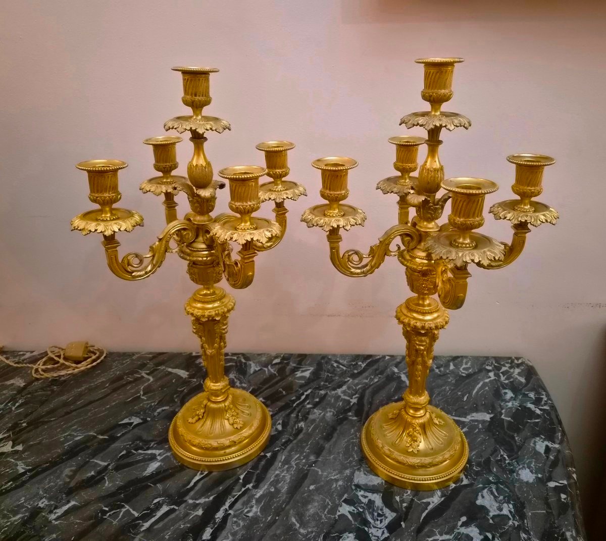 Paire de candelabres en bronze doré -photo-2