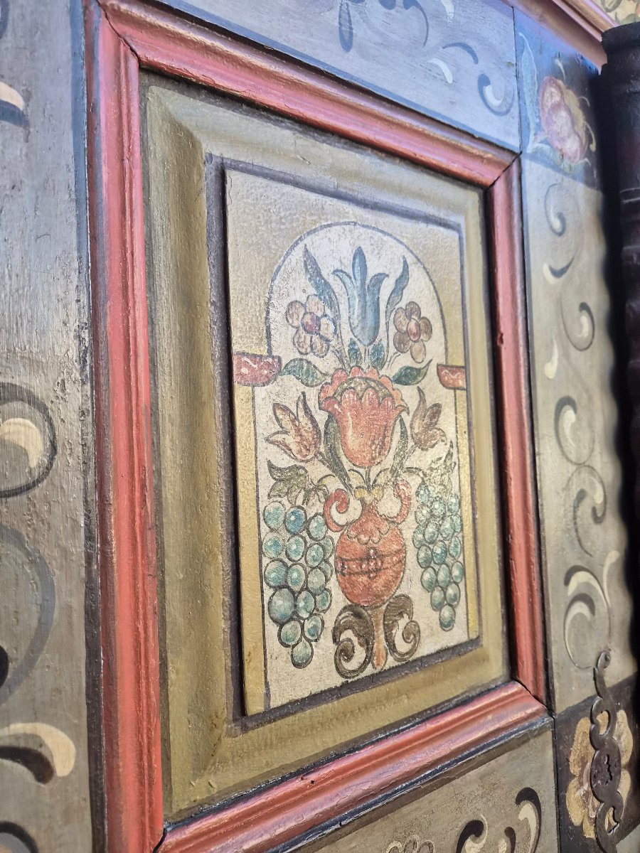  41 Late 18th-century Tyrolean Painted Wood Armoire.-photo-4